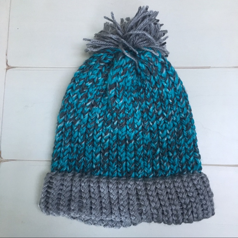 Gray and blue slouchy knit hat